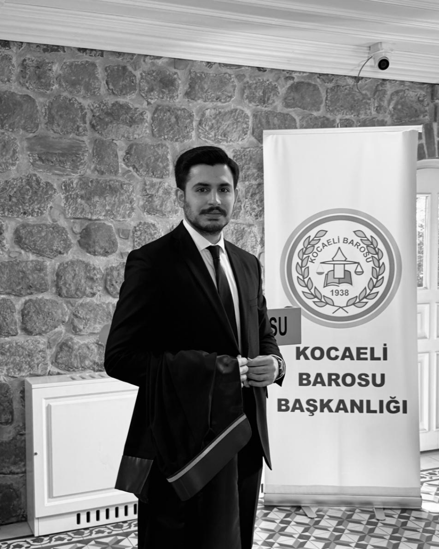 Av. Mehmet Fatih Şahin, cübbeli portre